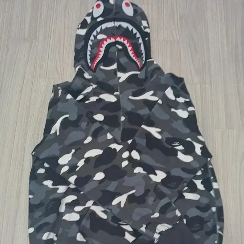 [BUNJANG] Bape City Camo Shark Hoodie / 베이프 야광 시티카모 샤크후드 급처