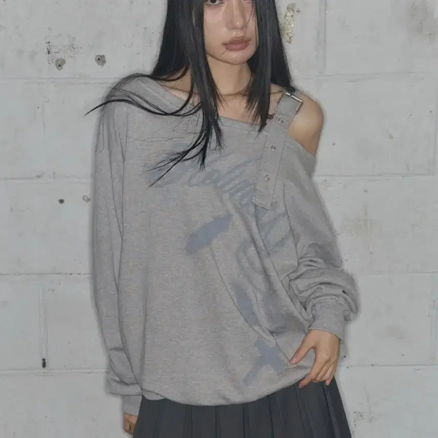 [BUNJANG] Fancy Club One Shoulder Buckle Sweatshirt Grey / 팬시클럽 원숄더 버클 스웻셔츠 그레이