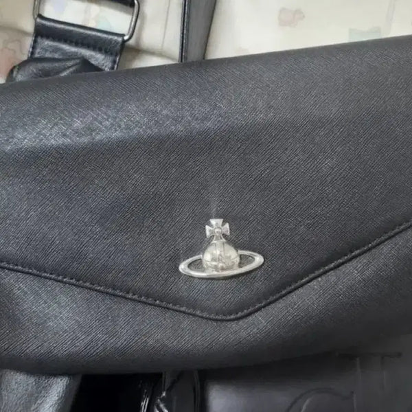 [BUNJANG] Vivienne Westwood Victoria Crossbody Bag / 비비안웨스트우드 빅토리아 크로스백