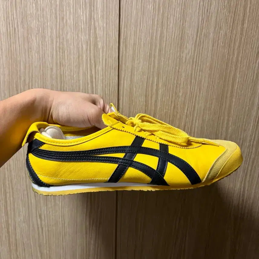 [BUNJANG] Onitsuka Tiger Mexico 66 Yellow/Black Sneakers / 오니츠카타이거 멕시코66 290