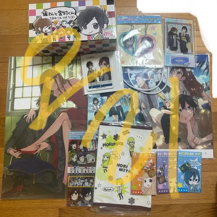 [BUNJANG] Horimiya Goods Bundle Acrylic Stand, Can Badge, Keyring, Postcard Set / >급전<호리미야 굿즈 일괄 양도합니다 아크릴 캔뱃지 키링 엽서
