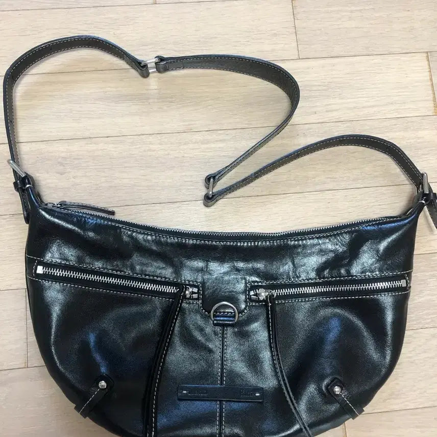 [BUNJANG] Matinkim Zipper Round Shoulder Bag Black Leather / 마뗑킴 가방~지퍼 라운드 숄더백~소가죽~크로백가능