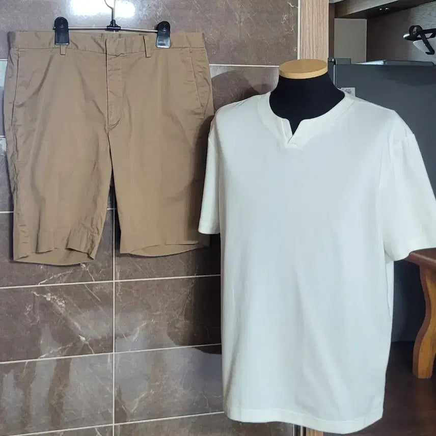 [BUNJANG] UNIQLO Men's Beige Cotton Shorts (34-inch) / (남성34인치)UNIQLO 베이지 면 반바지
