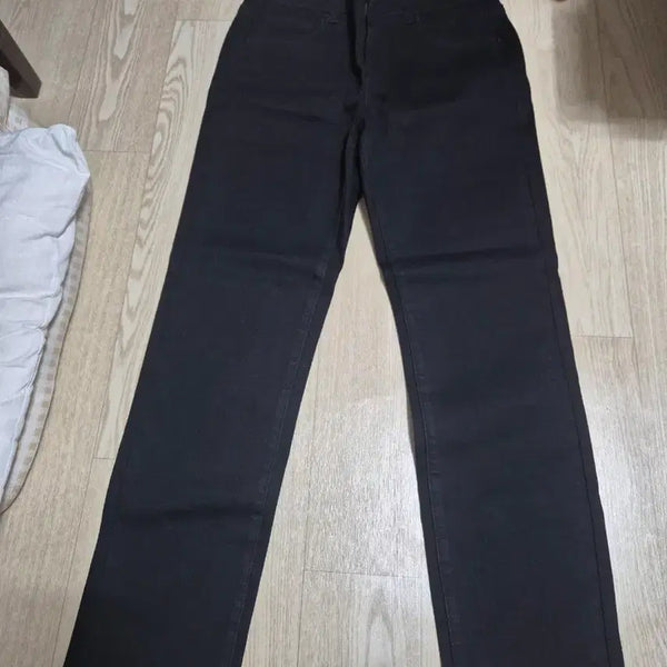 [BUNJANG] JAJU Black Straight Leg Denim Pants / JAJU 블랙 데님 일자 팬츠
