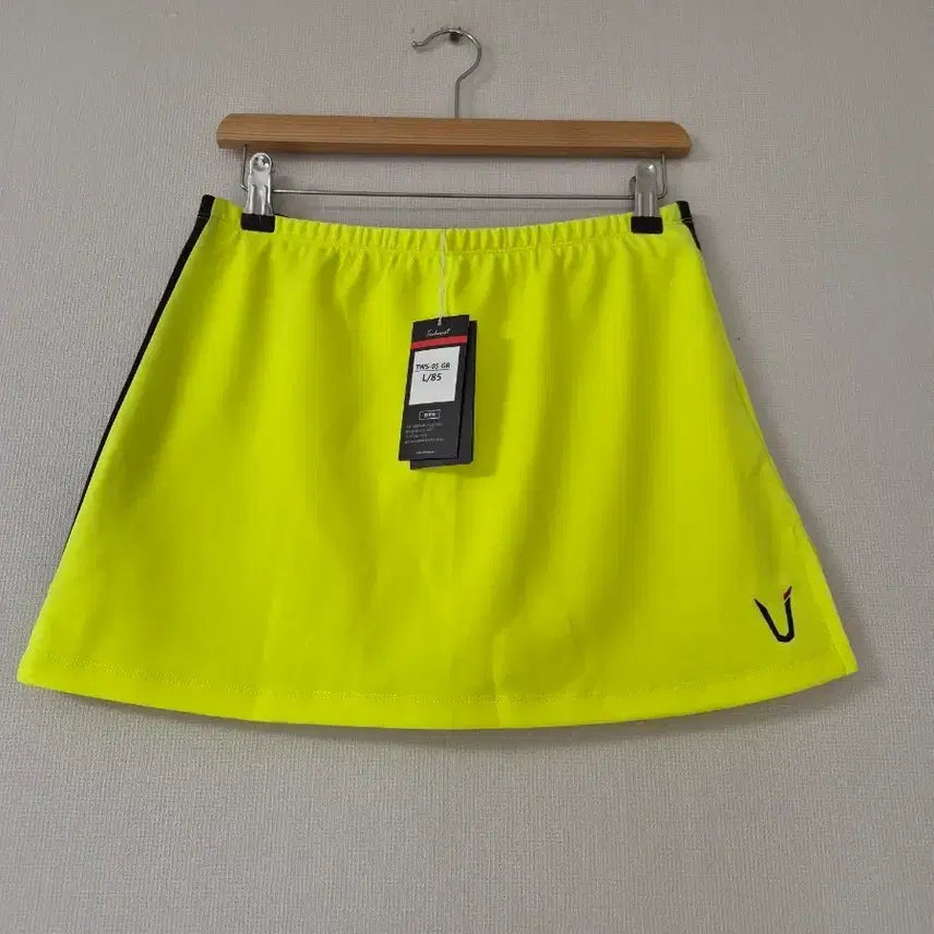 [BUNJANG] Technist Fluorescent Sports Skirt L/85 / 테크니스트의 매력적인 형광색 스포츠 스커트사이즈는 L/85