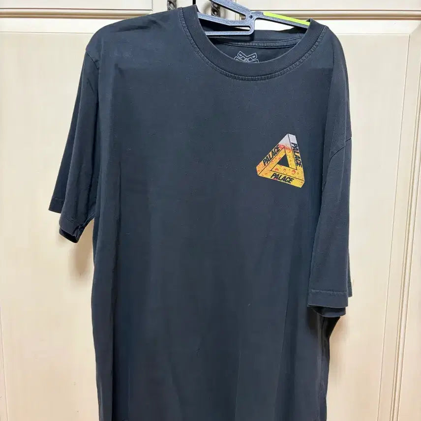[BUNJANG] Palace Lager T-Shirt XL / XL) 팔라스 라거 티셔츠