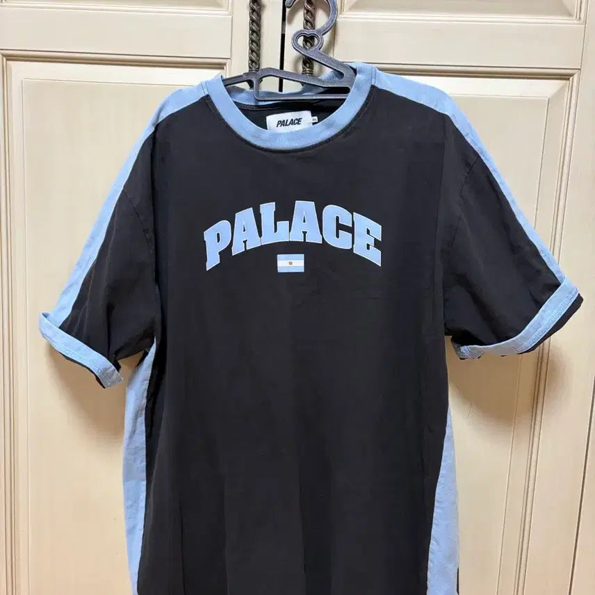 [BUNJANG] Palace T-Shirt 2XL Black/Light Blue / 2XL) 팔라스 티셔츠
