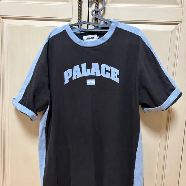 [BUNJANG] Palace T-Shirt 2XL Black/Light Blue / 2XL) 팔라스 티셔츠