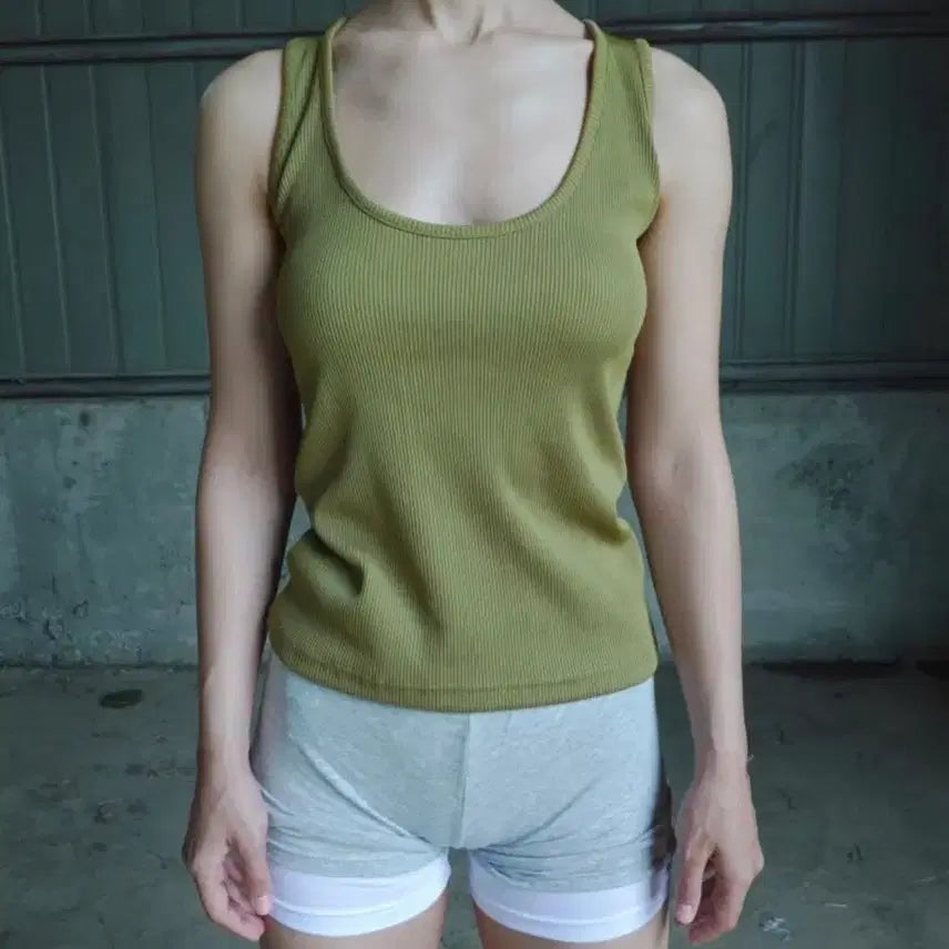 [BUNJANG] Aeong's Sleeveless Top (Olive) / 에옹쓰 슬리브리스(올리브)