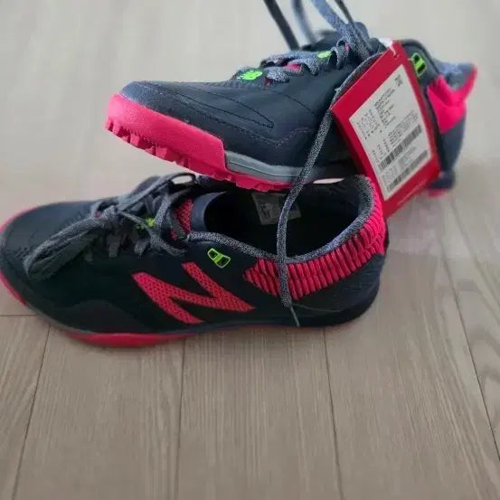 [BUNJANG] New Balance Futsal Shoes Navy/Pink (Size 250) / 뉴발란스 풋살화 250  네이비 핑크