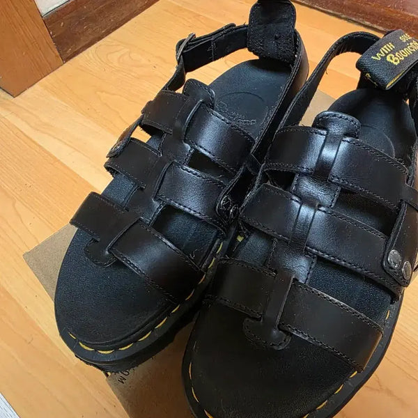 [BUNJANG] Dr. Martens Terry Sandals / 닥터마틴 샌들 테리