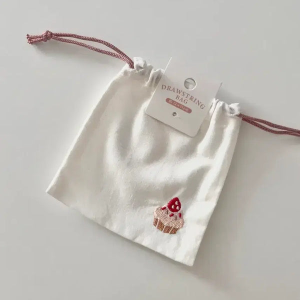 [BUNJANG] Strawberry Cupcake Embroidered Pouch / 일본 딸기 컵케잌 자수  조리개 파우치 에어팟 파우치 지갑