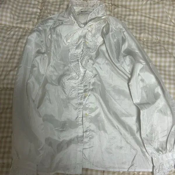 [BUNJANG] Lolita Lace Ribbon Vintage Blouse / 공겜여주 로리타 레이스 리본 빈티지 블라우스