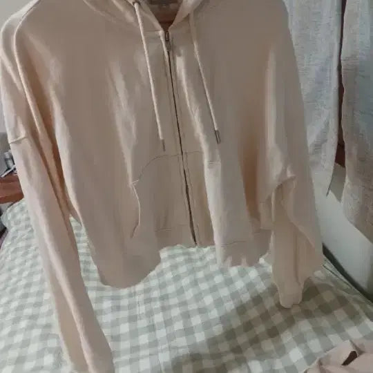 [BUNJANG] SPAO Cropped Zip-Up Hoodie Ivory / 스파오 크롭 집업 후드 아이보리