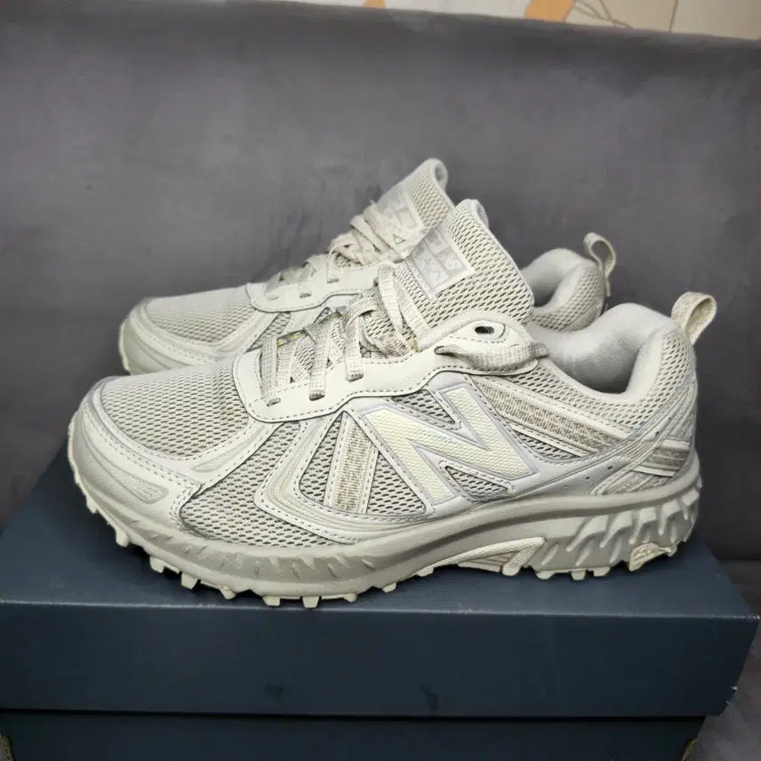 [BUNJANG] New Balance 410V5 Sneakers (245) / 뉴발란스 410V5 운동화 (245)