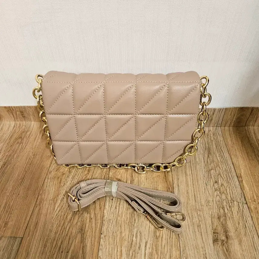 [BUNJANG] Beige Quilted Chain Crossbody Bag / 베이지 퀼팅 체인 크로스백