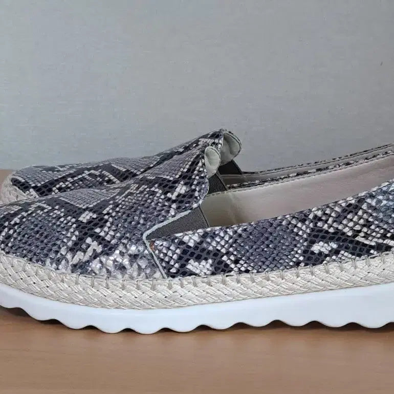 [BUNJANG] The Flex 38 Leather Slip-on Shoes / 더 플렉스 38 240 가죽 슬립온