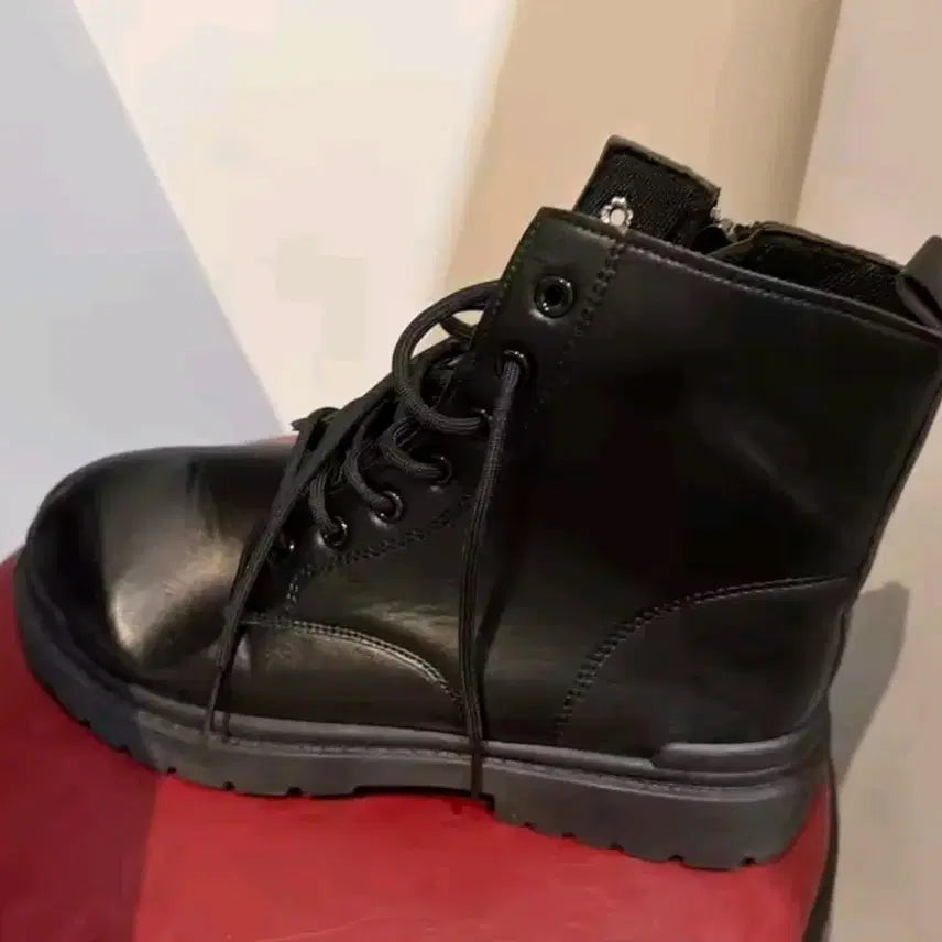 [BUNJANG] Black Walker Heel Boots / 검정색 워커 힐