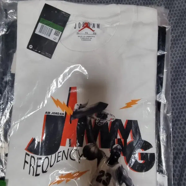 [BUNJANG] Jordan Jump Graphic Short Sleeve T-Shirt / 조던 점프 반팔 M, XL
