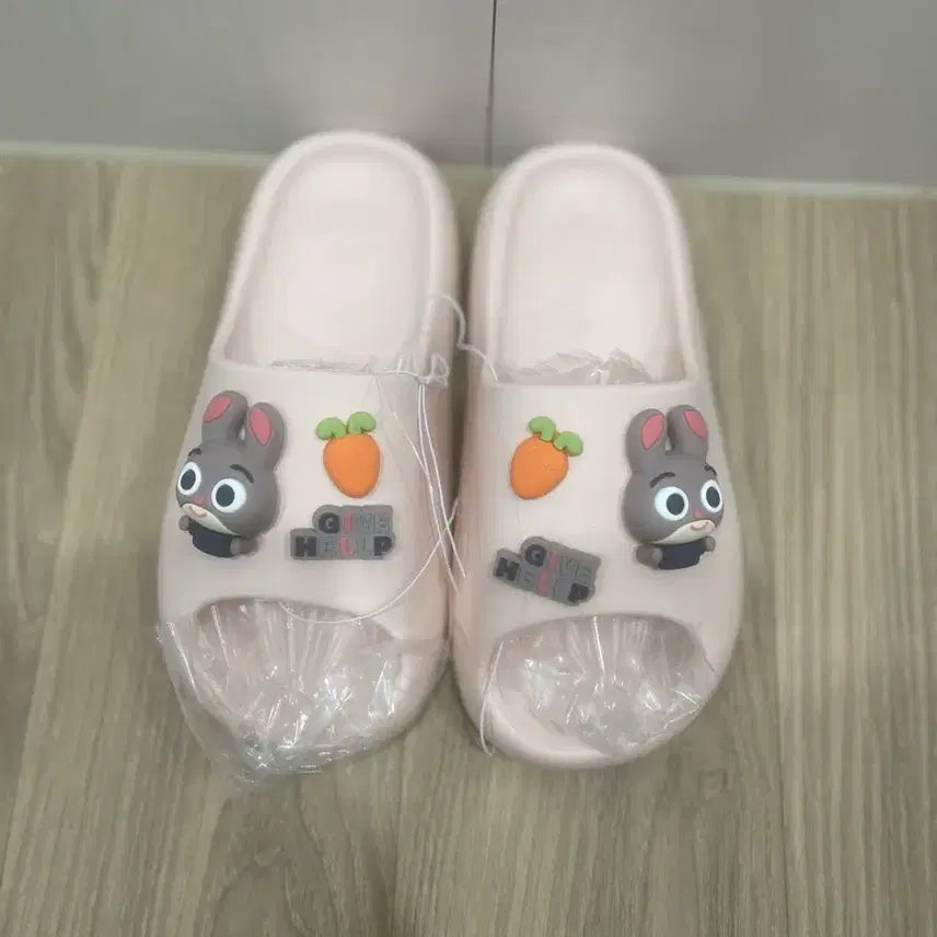 [BUNJANG] Rabbit Carrot Slippers Pink / 토끼 당근 슬리퍼 핑크