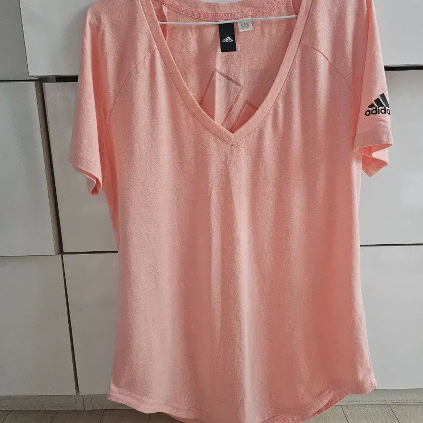 [BUNJANG] Adidas Short Sleeve V-Neck T-Shirt / 아디다스 반팔 티셔츠
