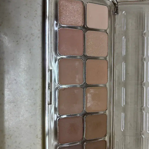 [BUNJANG] Clio Latte is Seonim Eyeshadow Palette / 클리오 라떼는 선임