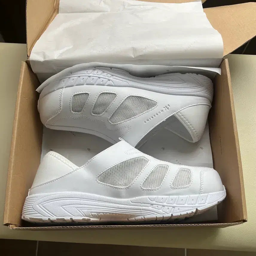 [BUNJANG] Nuskin Nurse Shoes (250-255) / 너스키니 간호화 250-255