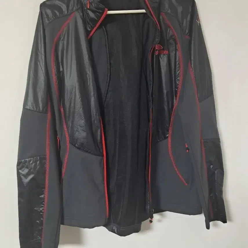 [BUNJANG] NEPA Windbreaker Jacket Black Red Size 90 / 네파 바람막이 자켓 블랙 레드90