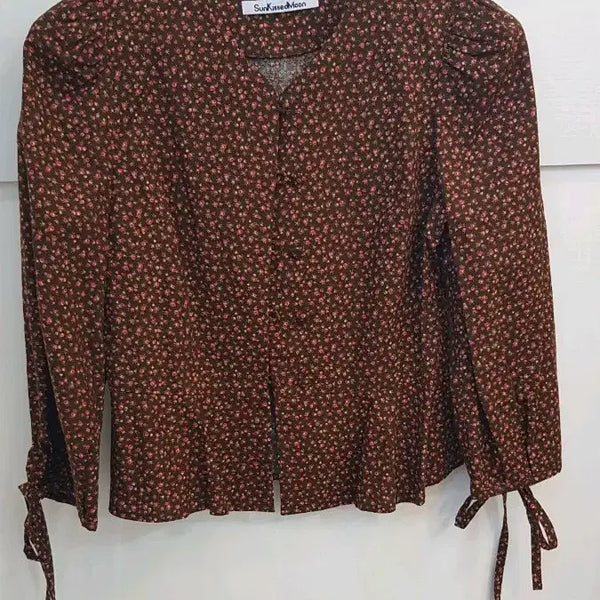 [BUNJANG] SunKissedMoon Floral Puff Sleeve Blouse Size 55 / SunKissedMoon 꽃무늬 블라우스 55사이즈