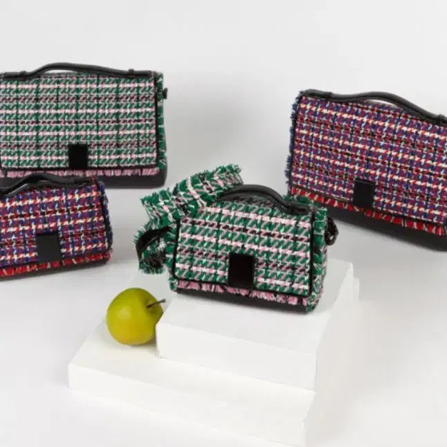 [BUNJANG] Couronne x Lucky Chouette Collaboration Tweed Crossbody Bag with Leather Strap / 쿠론 럭키슈에뜨 콜라보 트위드 크로스백+가죽 스트랩 1개