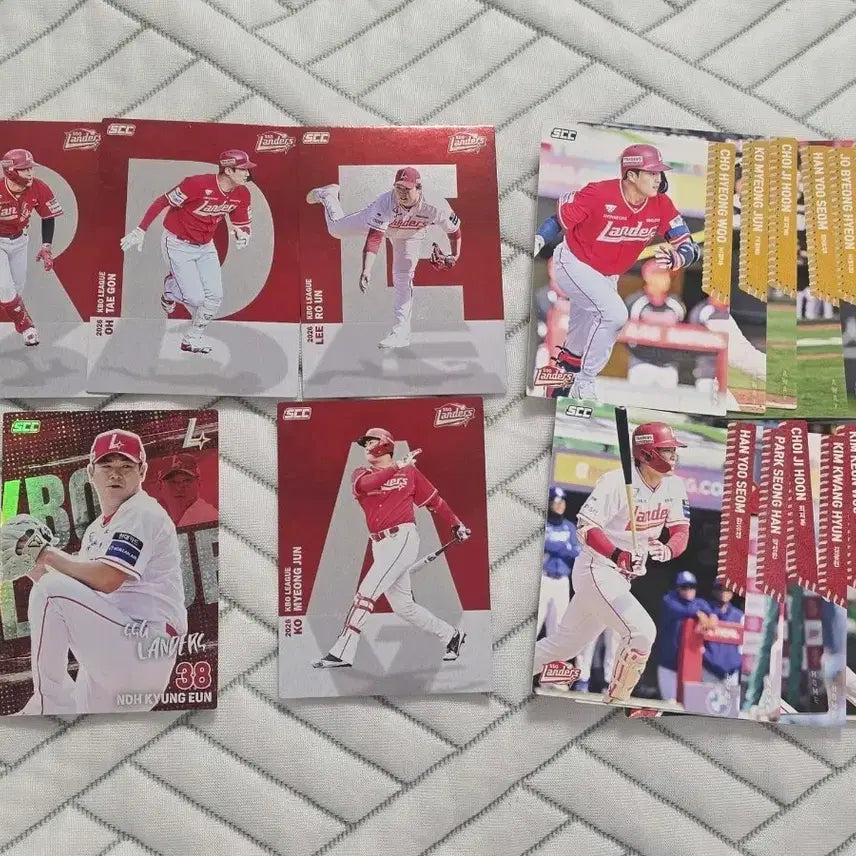 [BUNJANG] KBO SSG Landers Holo & Normal Player Photocards Bundle / KBO 크보카드 쓱 랜더스 홀로 노경은/ 고명준 이로운 오태곤 최지훈