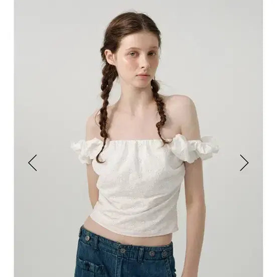[BUNJANG] Flower Eyelet Scrunchie / [미시착 택 달린 새상품] Flower Eyelet Scrunchie