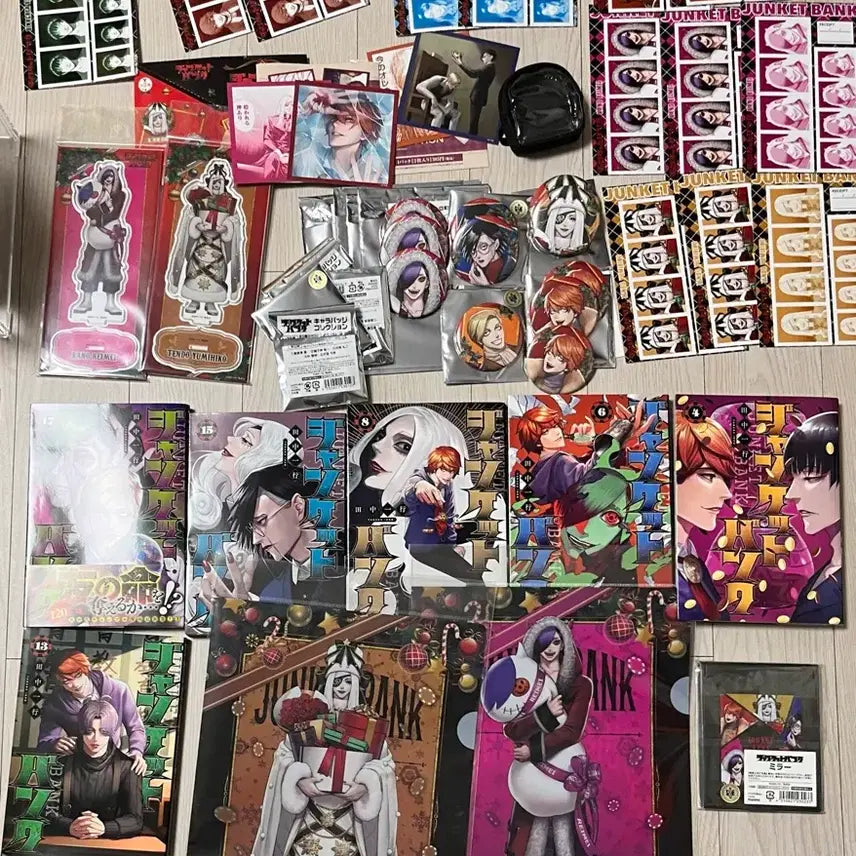 [BUNJANG] Junkit Bank Manga Acrylic Photo Card Can Badge Bundle Set / 정킷뱅크 굿즈 만화책 아크릴 증사 캔뱃지 일괄