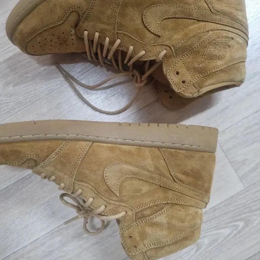 [BUNJANG] Nike Air Jordan 1 High 'Wheat' Suede Sneakers / 나이키 에어 조던 1 하이 된장
