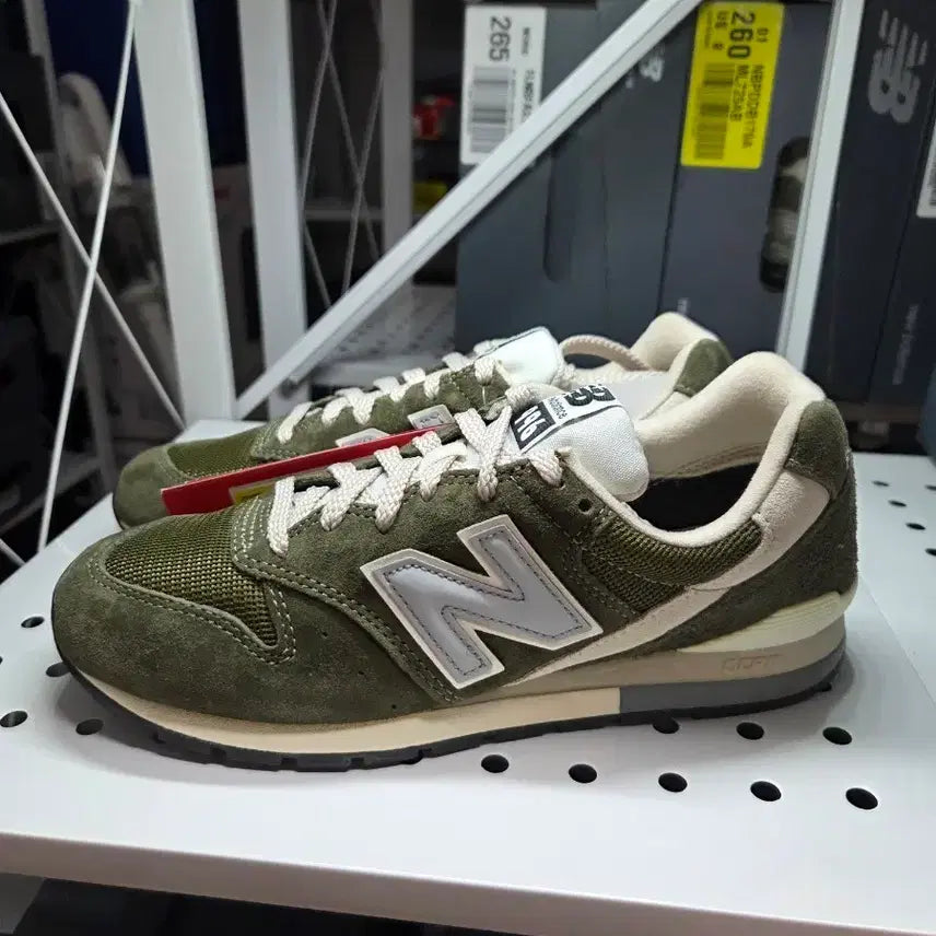 [BUNJANG] New Balance CM996RY2 Sneakers (Size 230) / 뉴발란스 CM996RY2 230사이즈 새상품