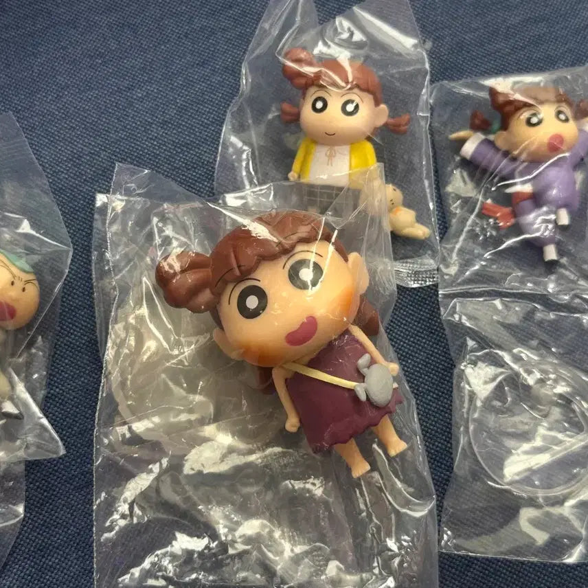 [BUNJANG] Crayon Shin-chan Yoshinaga Midori Figure Gacha Set / 짱구는못말려 유리 피규어 가챠 판매합니다