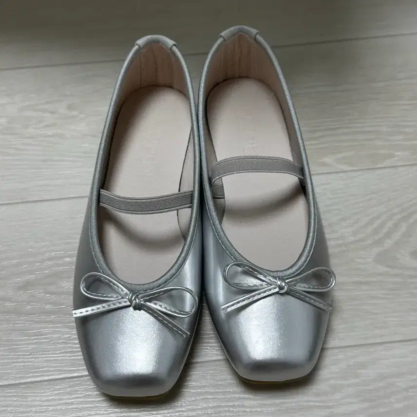 [BUNJANG] Sappun Silver Flat Shoes / 사뿐 실버 플랫슈즈