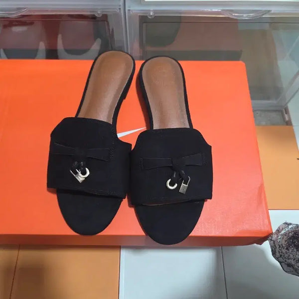 [BUNJANG] Black Tassel Detail Slippers / 블랙 테슬 장식 슬리퍼