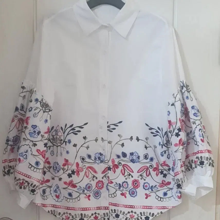 [BUNJANG] Embroidered Blouse White / 자수 블라우스 화이트