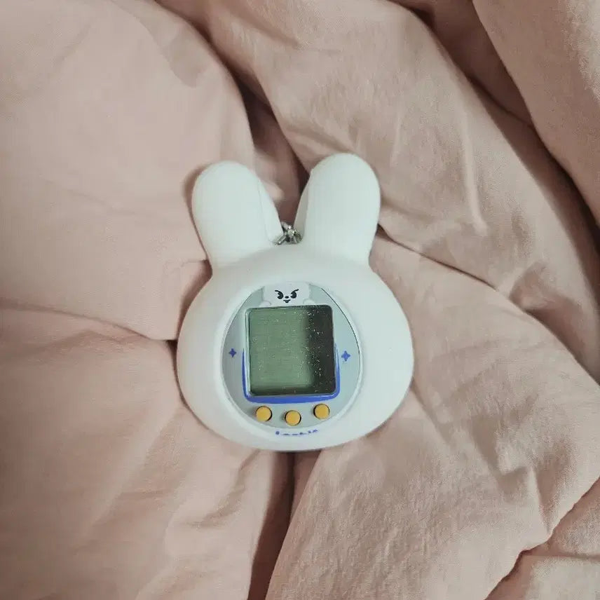 [BUNJANG] Skiu Tamagotchi Rabbit Toy / 스키주 다마고치