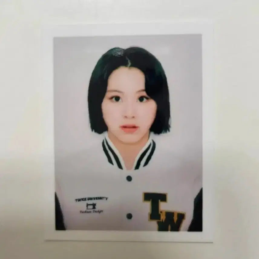 [BUNJANG] TWICE Chaeyoung University Fashion Club ID Photo / 트와이스 채영 증명사진