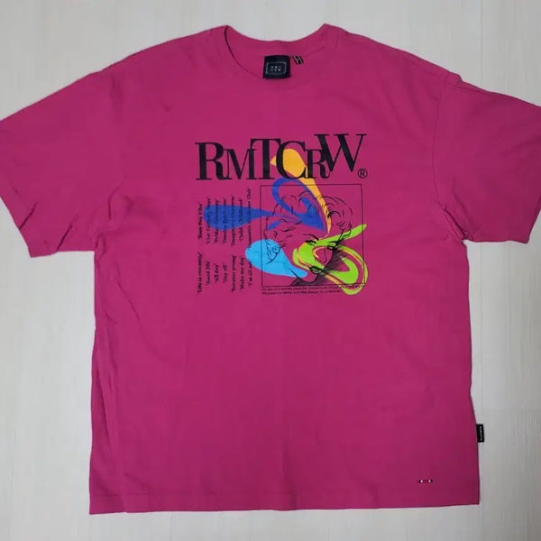 [BUNJANG] Romantic Crown Gallery Printing Round Neck T-Shirt (M) / (M)로맨틱크라운 갤러리프린팅 라운드넥 반팔티셔츠 판매합니다