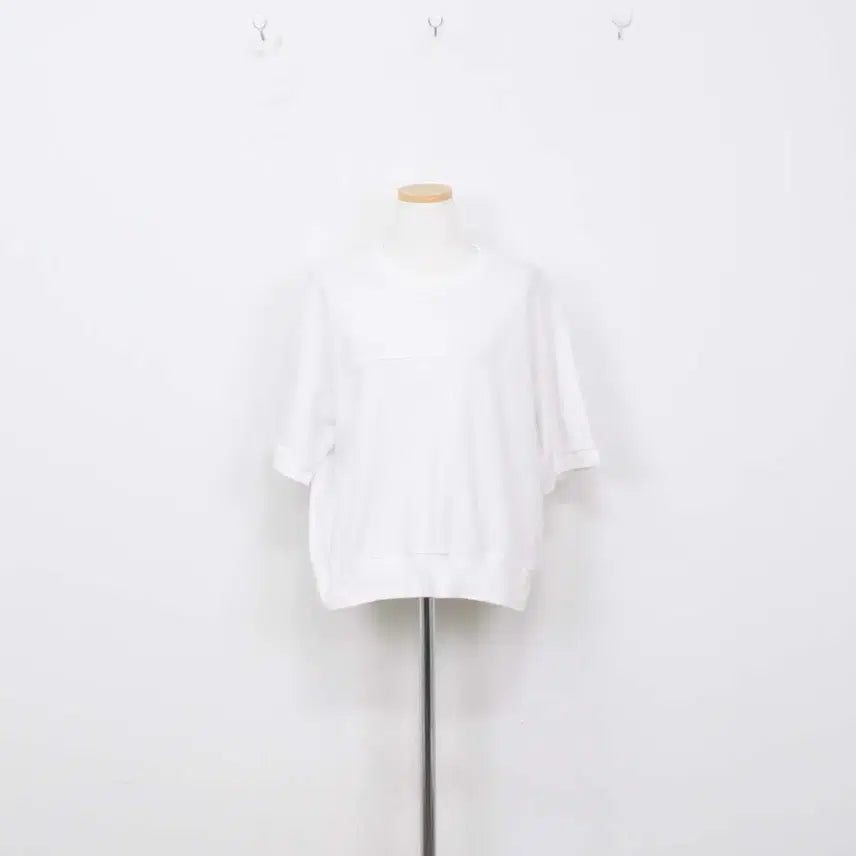 [BUNJANG] Codes Combine Women's Round Neck Loose Fit T-Shirt (White) / [정품] 코데즈컴바인 여성 라운드 루즈핏 티셔츠 F 정인샵