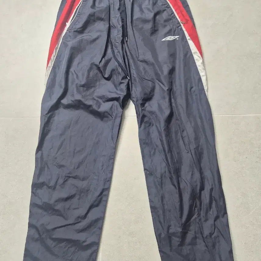 [BUNJANG] Umbro Training Pants Tracksuit Bottoms Size 105 / 엄브로 트레이닝 팬츠 땀복 105