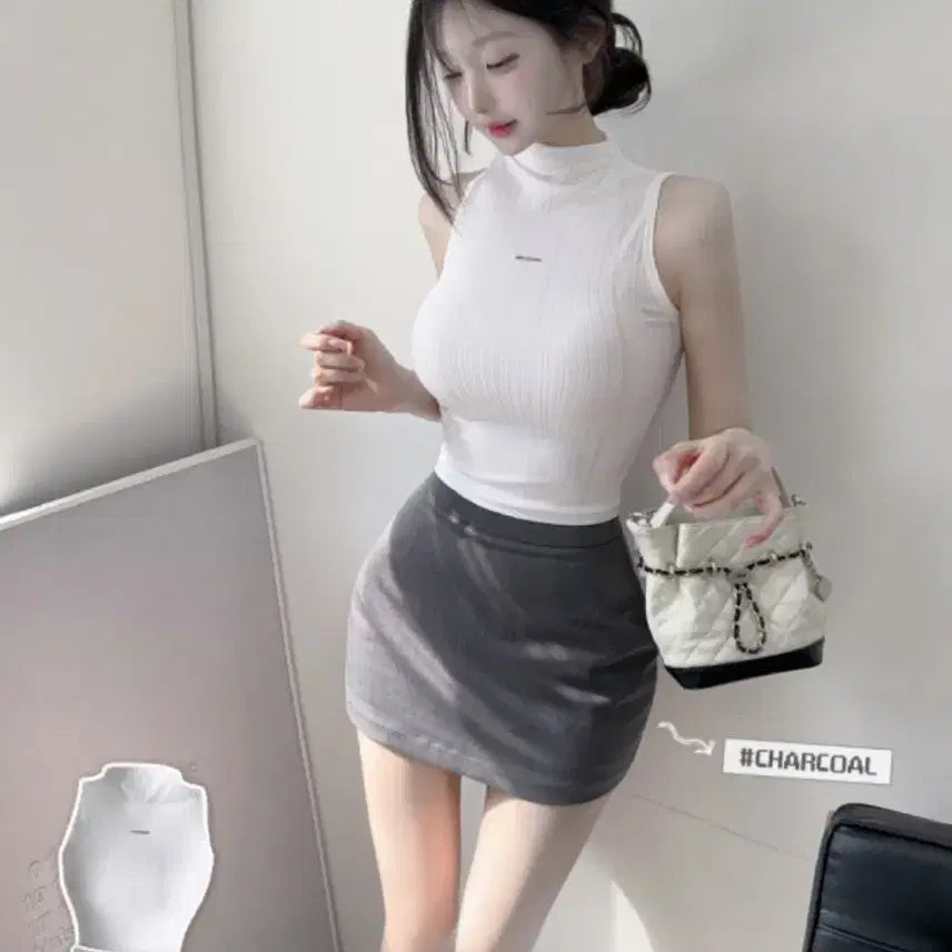 [BUNJANG] Sunn "Megeun Line" Ribbed Pendant Halter Neck Sleeveless Top - White / 순느 매끈라인 오피스st 골지 팬던트 반넥 홀터 나시 화이트
