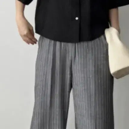 [BUNJANG] Black Short-Sleeve Shirt (100% Wool) / 블랙 반팔 셔츠 (마 100%)