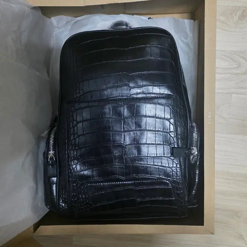 [BUNJANG] ZARA Crocodile Embossed Backpack Black / ZARA(자라) 백팩(블랙)(미개봉 새상품)