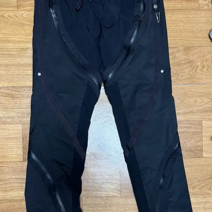 [BUNJANG] Undermycar Legion 01 Twist Zipper Line Taping Pants / 언더마이카 리전 01 트위스트 지퍼 라인 테이핑 팬츠