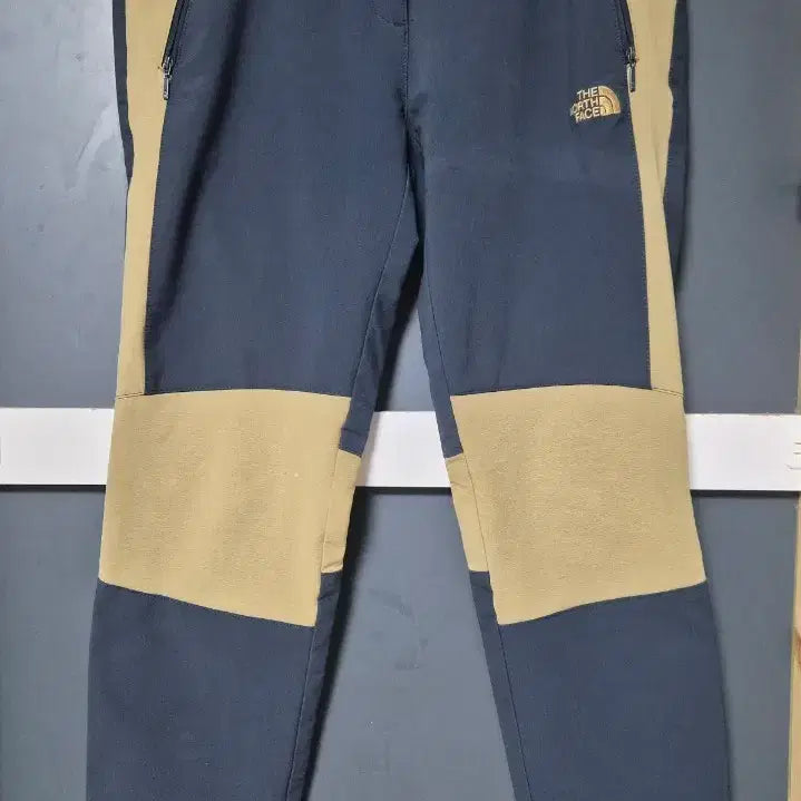 [BUNJANG] The North Face Men's 2-Tone Color Block Hiking Pants / 더 노스페이스 남성 등산복 바지 2톤 배색