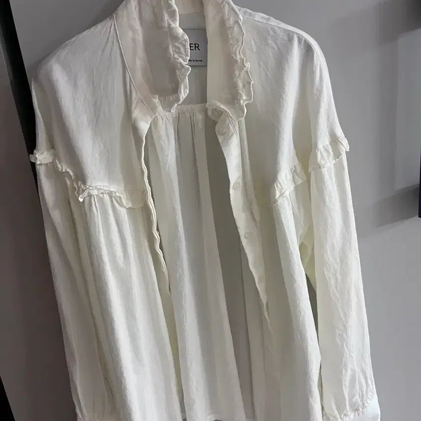 [BUNJANG] Heldre Blouse / 헬더 블라우스